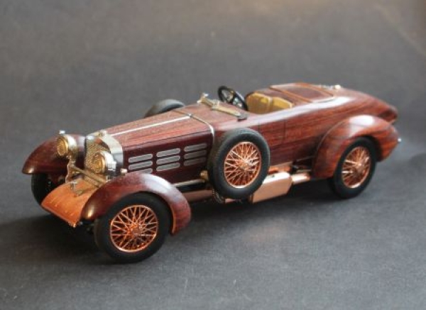 Franklin Mint Hispano Suiza Tullipwood Speedster 1924 DieCast Model (8157)